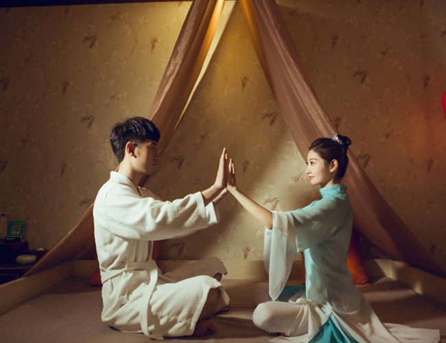 青岛水疗与创造力：当大脑在漂浮中重启